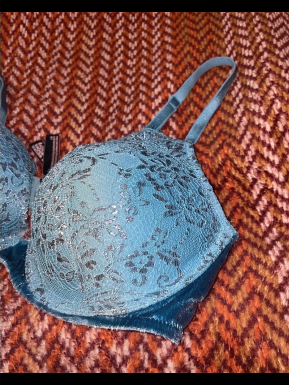 Victoria secret push up bra size 34C - Picture 2 of 5